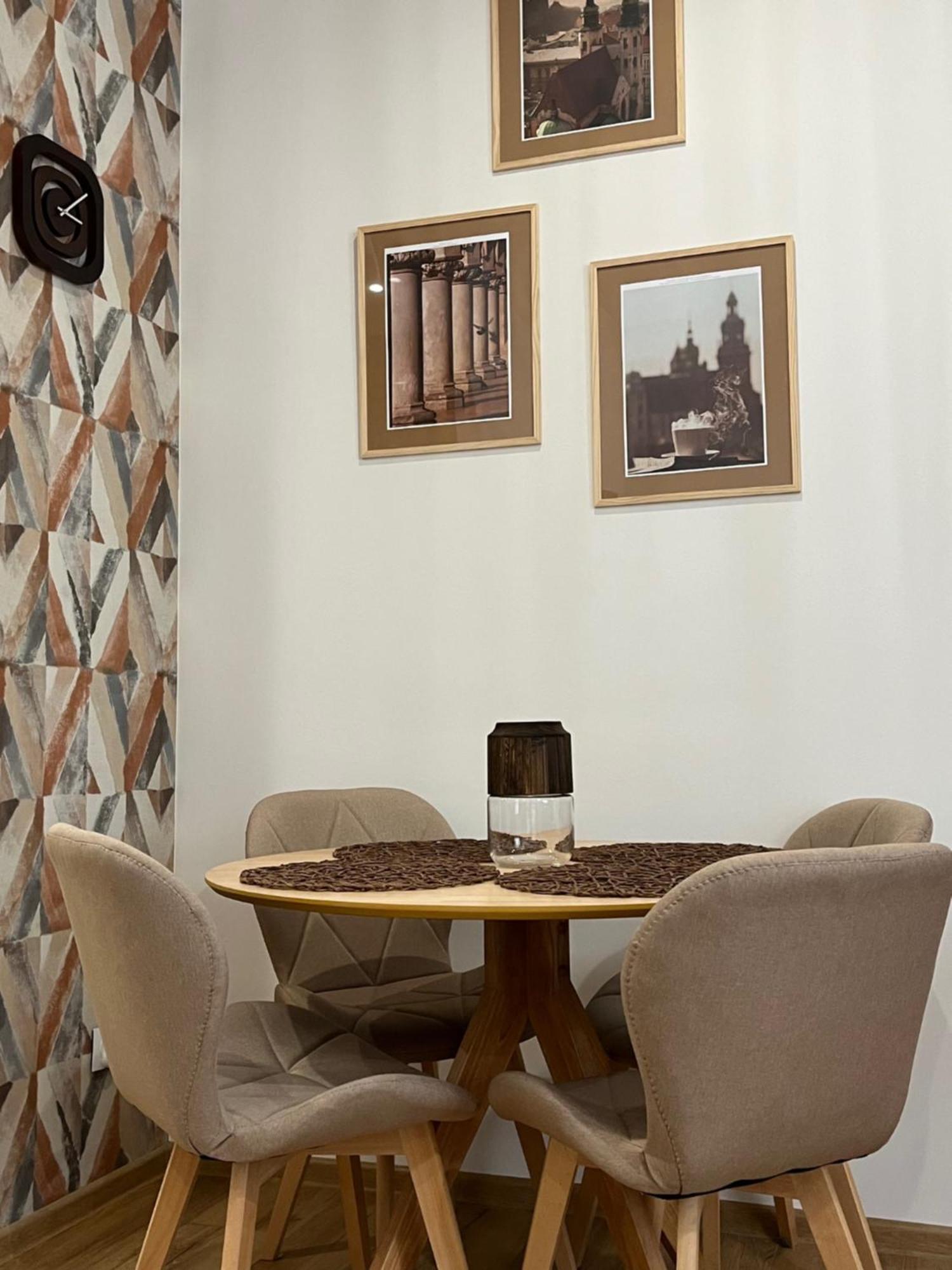 St. Cross Apartment Krakow Luaran gambar